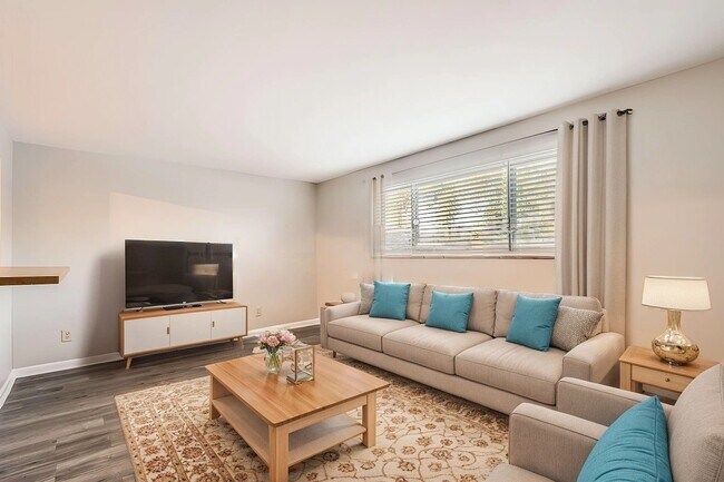 Foto del edificio - 2-Bed Retreat in Englewood – Rent includes heating, water, and trash