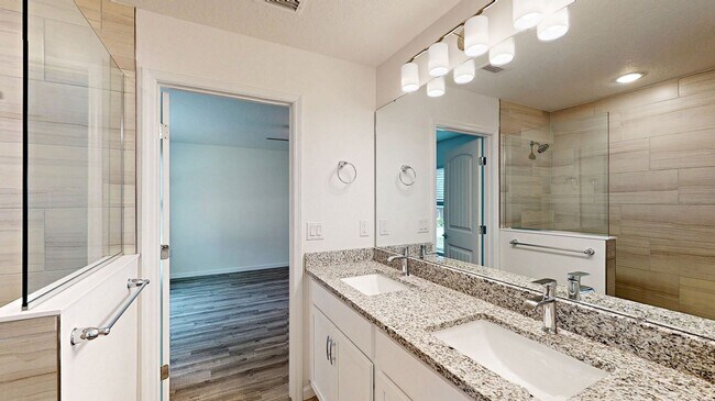 Building Photo - **1st MONTH RENT FREE and base rent reduce...