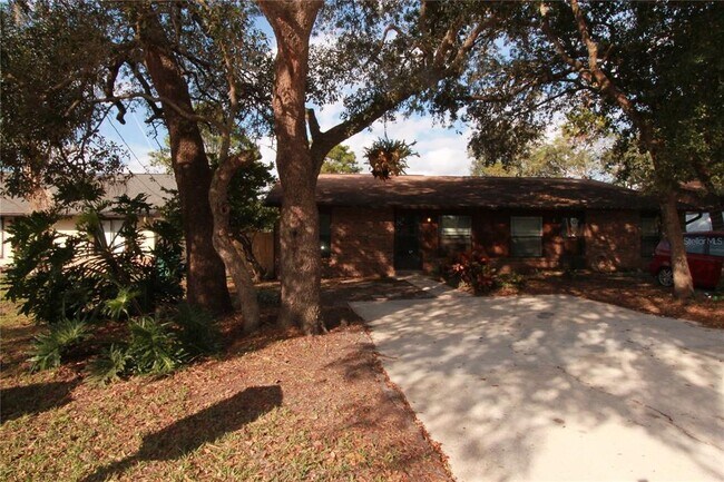 Foto del edificio - 843 Georgia Ave