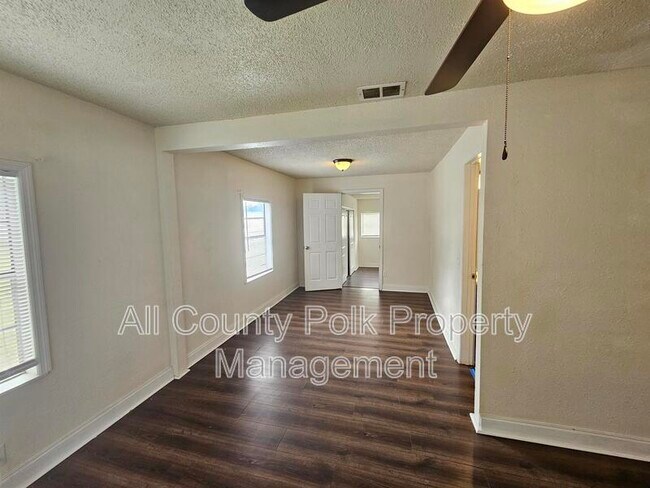 Foto del edificio - 1734 35th St NW