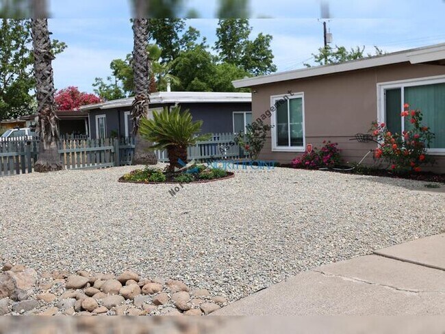Foto del edificio - Stunning 2 beds 1 bath in Sacramento