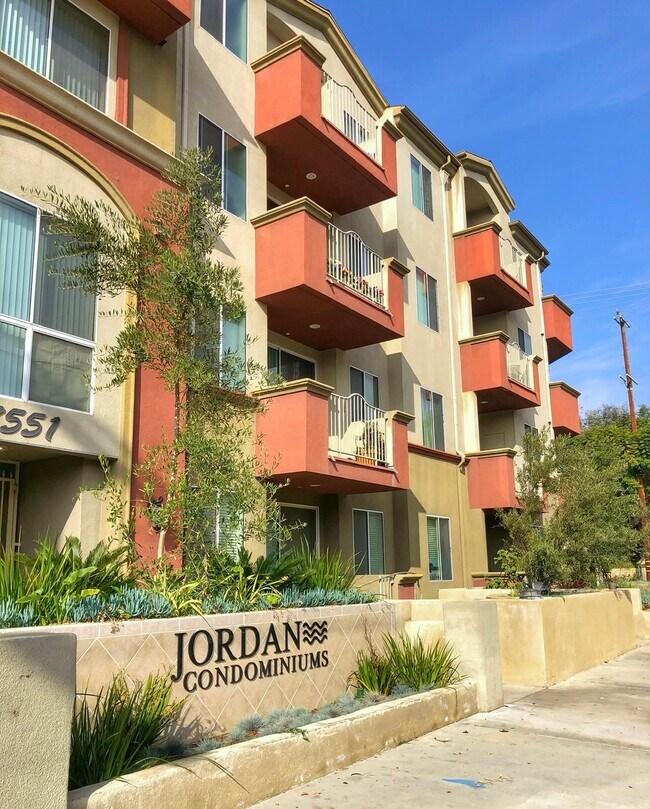 Building Photo - 7551 Jordan Ave