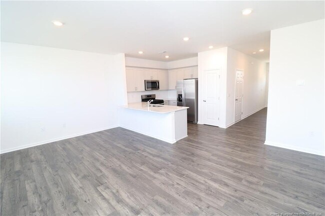 Foto del edificio - 360 Freestall Dr