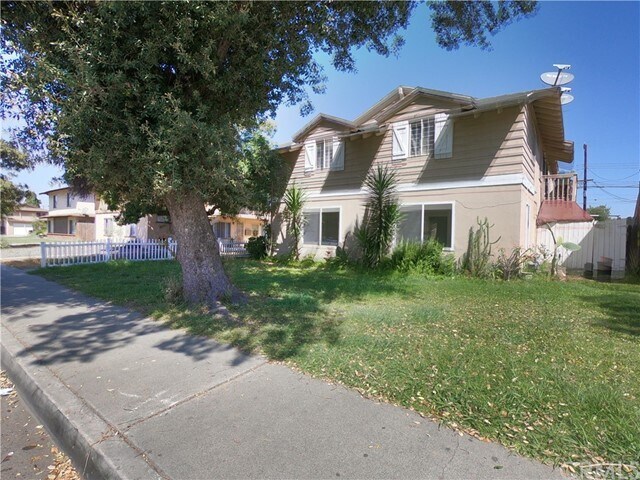 Primary Photo - 219 W Knepp Ave