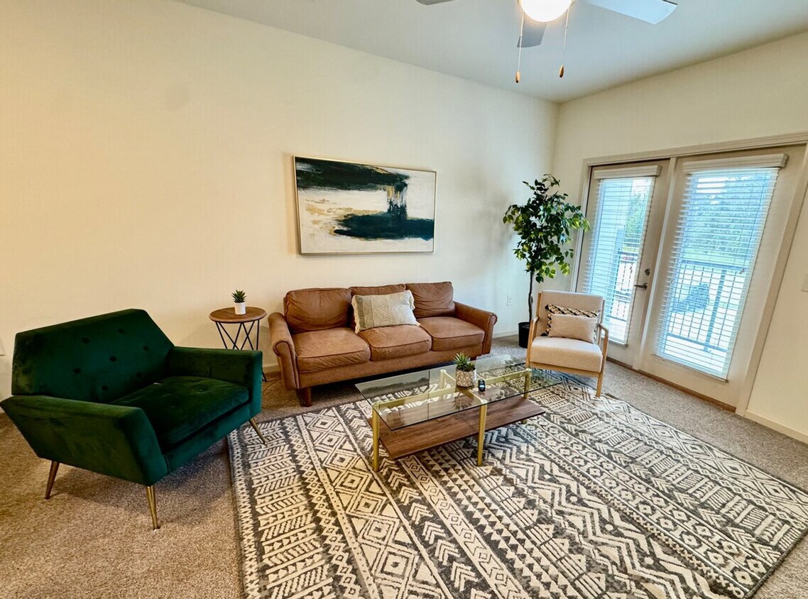 Foto principal - 8242 Windsor Hill Blvd