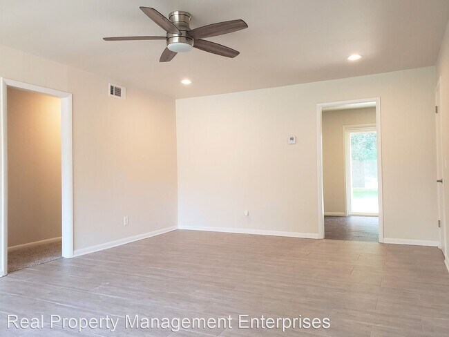 Foto del edificio - 3 br, 1.5 bath House - 2828 Manchester Dr
