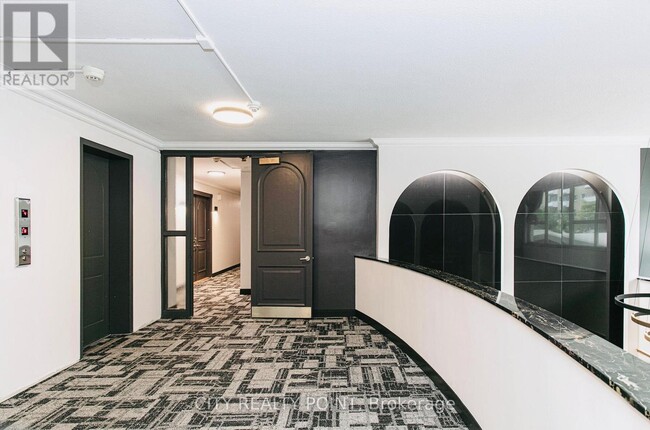 Building Photo - 10 Shallmar Blvd