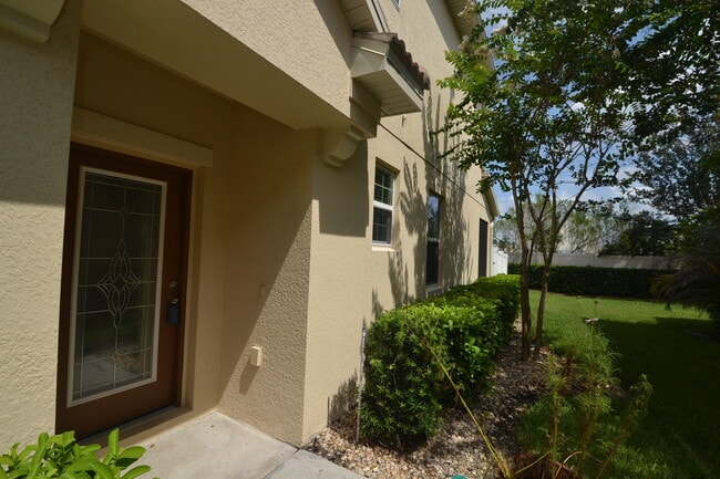 Building Photo - Gorgeous 3/2.5 Townhome in East Orlando ~ ...