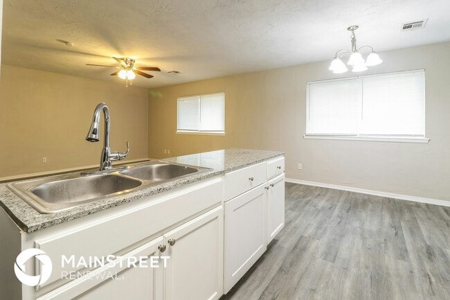 Building Photo - 1228 NW 105th St