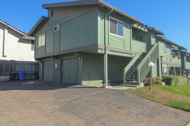 Foto del edificio - 111 Newport Ave