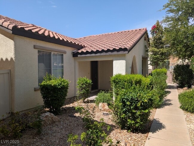 Building Photo - 8560 Barkeria Ct