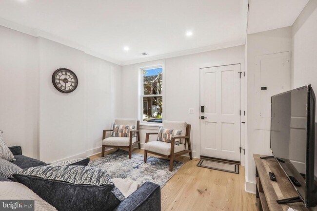 Foto del edificio - 1014 Queen St