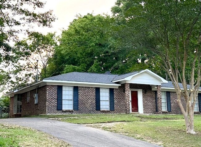 Foto del edificio - Edgewood Place subd. West Mobile 3/2 Large...