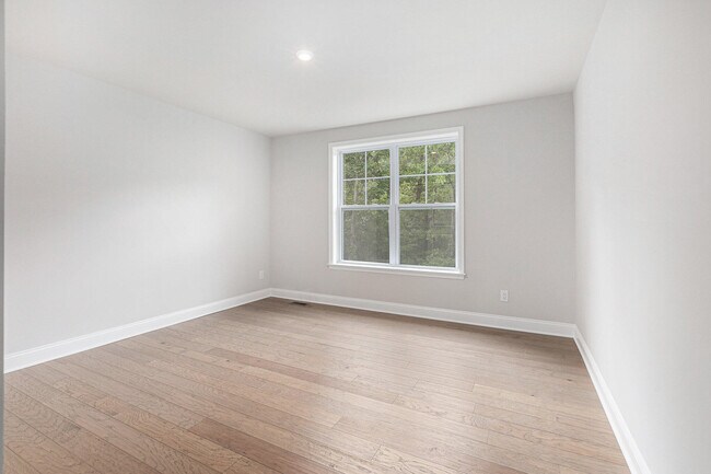 Building Photo - 3326 Roseford Blvd