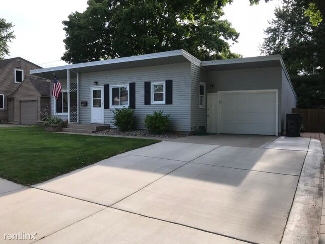 Building Photo - 3 br, 2 bath House - 1128 Highland Ave