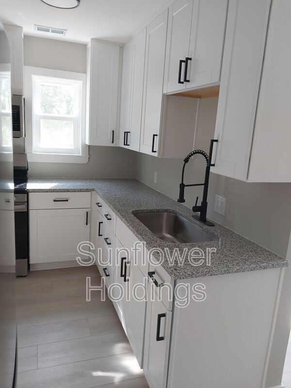 Foto del edificio - 822 E Vine St