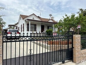 Building Photo - 2249 Harwood St