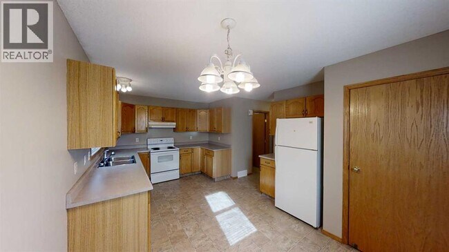 Building Photo - 9503-9103 103 Ave