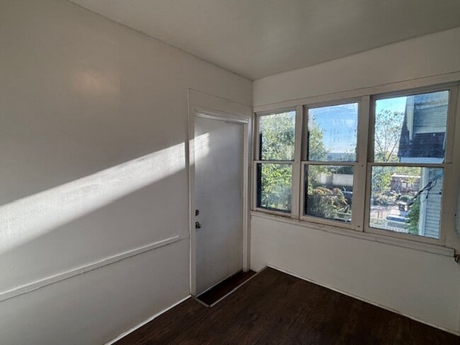 Foto del edificio - 1 BR/1 BA Upper Level Duplex in St. Paul!