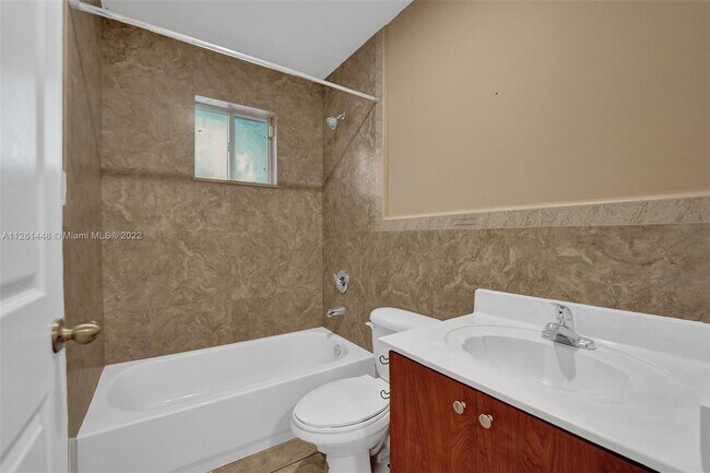 Building Photo - 422 NW 51st St
