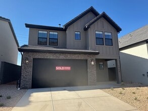 Building Photo - 1466 Sinawava Dr