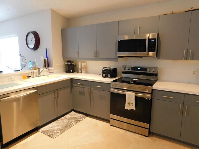 Building Photo - 5633 Aspen Ridge Cir