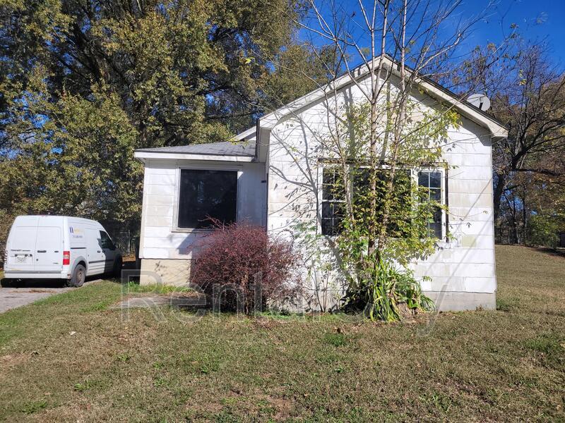 1014 W Wheeler St, Dyersburg, TN 38024 House Rental in Dyersburg, TN