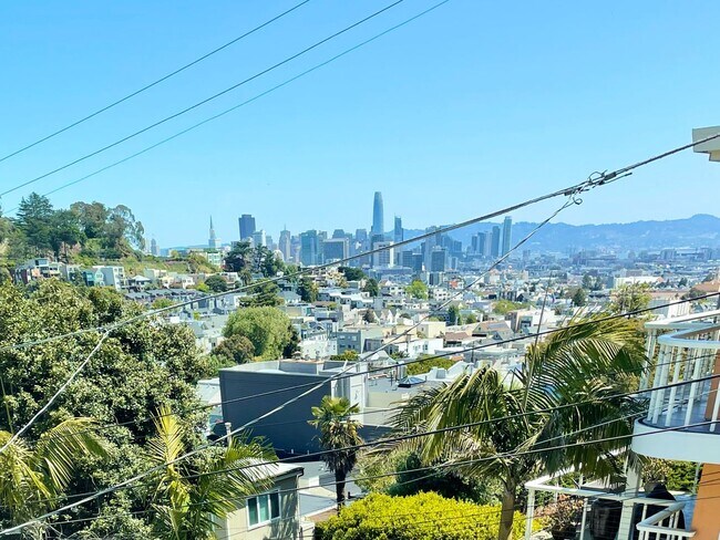 Foto del edificio - Top Floor, 2 Bedroom in Eureka Valley with...