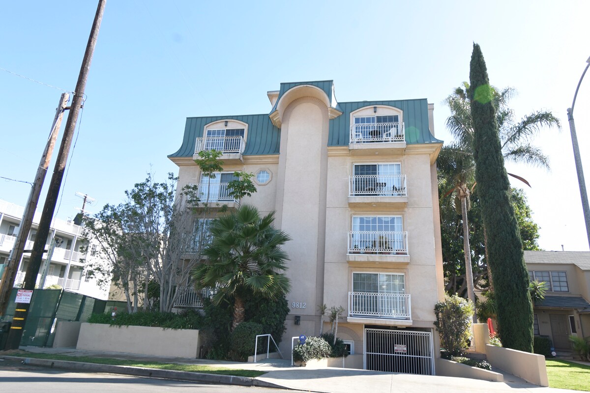 Primary Photo - 9812 Vidor Dr