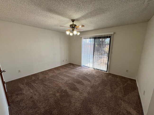 Building Photo - 636 Ramblewood Ct