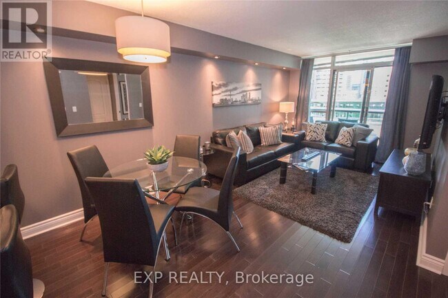 Photo du bâtiment - 219 Fort York Blvd