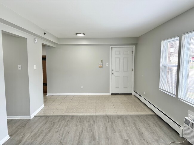 Building Photo - 8635 84th Ct