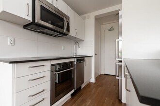 Building Photo - 263 Russell Hill Rd