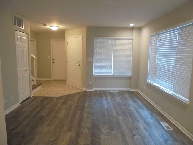 Building Photo - 3110 Ronan Dr
