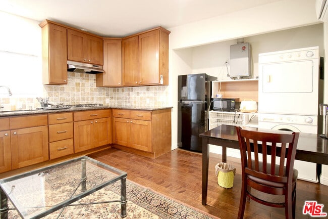 Foto del edificio - 4848 Oakwood Ave