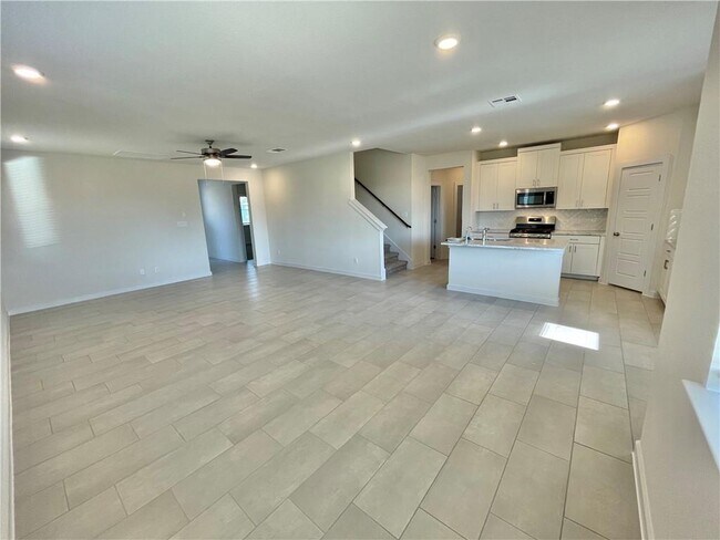 Building Photo - 210 Whisper Rill Dr