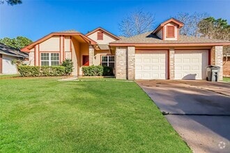Building Photo - 8610 Greenleaf Lake Dr