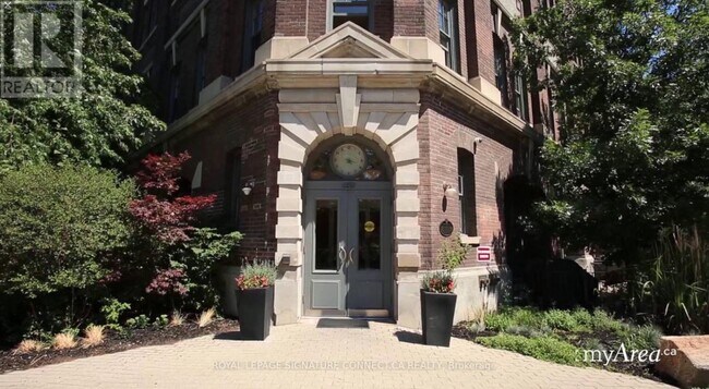 Photo du bâtiment - 183-183 Dovercourt Rd
