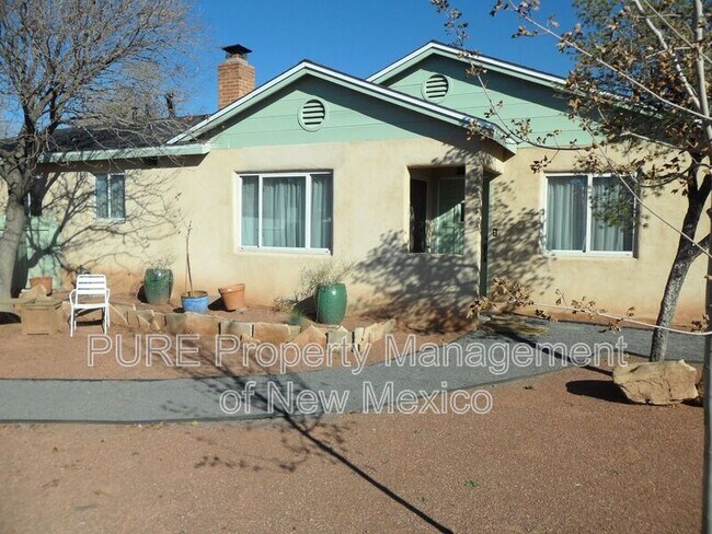 Building Photo - 3605 Mesa Verde Ave NE