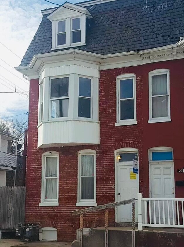 Primary Photo - Future Rental! 3 Bedroom 2nd/3rd Floor -We...