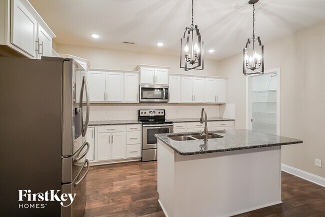 Building Photo - 1333 Millet Dr