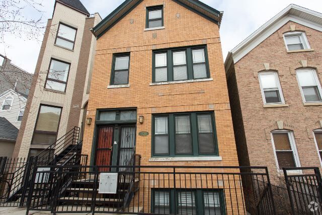 Building Photo - 1720 W North Ave