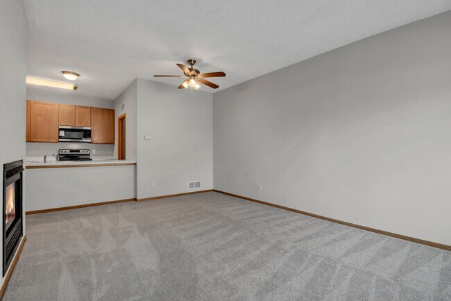Foto del edificio - 650 Kingfisher Ln