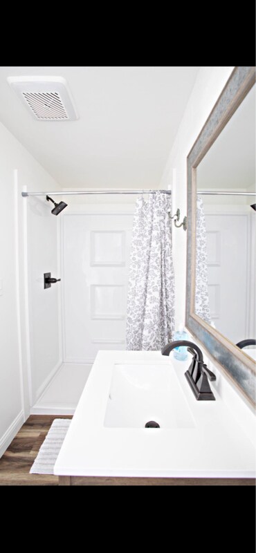 Building Photo - 396 N Elm St