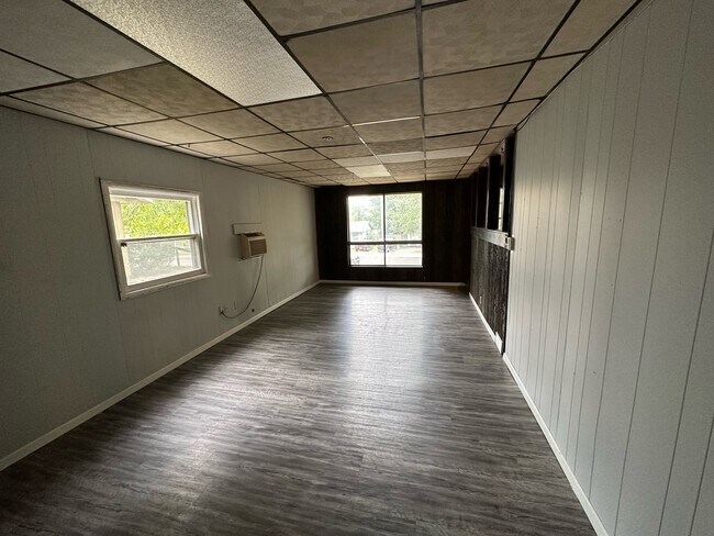 Building Photo - 920 Timberline Dr