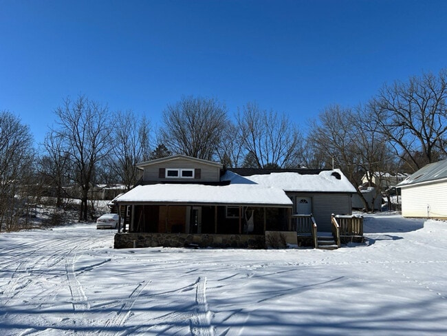 Building Photo - 383 Stewart Rd N