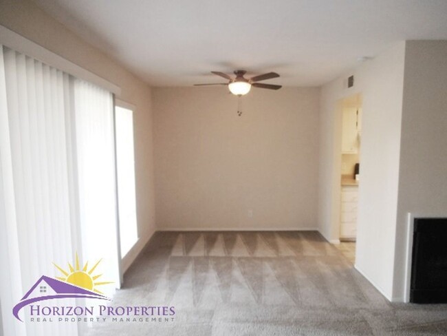 Foto del edificio - Unique 1 Bed 1 Bath 760sqft 2nd Floor Arde...