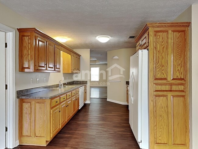 Foto del edificio - 2122 Creek Trail Dr