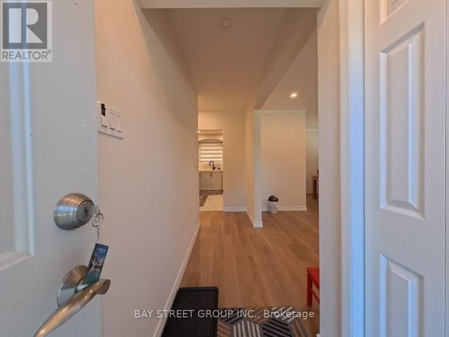Building Photo - 402 Osiris Dr