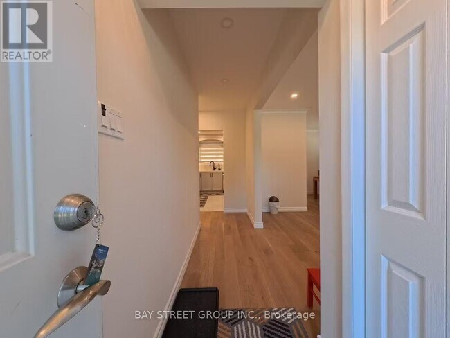 Photo du bâtiment - 402 Osiris Dr